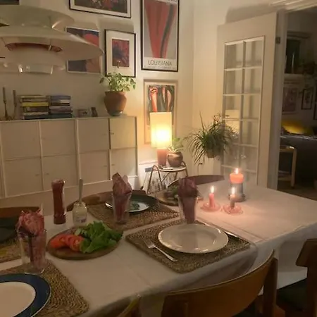 Smukt, Sjaelfuldt Og Charmerende Hus Midt I Odense. Villa